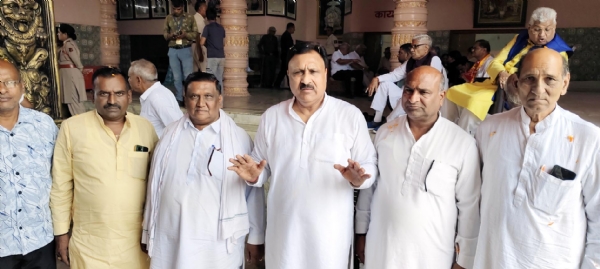फतेहाबाद। समाज के प्रतिनिधियों को संबोधित करते हुए बजरंग गर्ग।