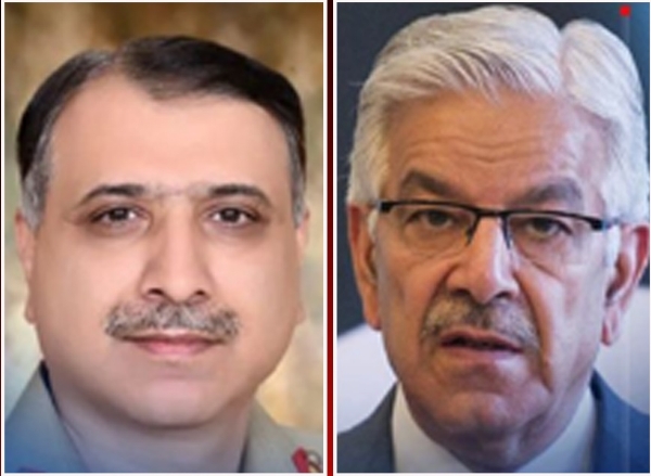 पाकिस्तान की इंटर-सर्विसेज इंटेलिजेंस प्रमुख लेफ्टिनेंट जनरल असीम मलिक और रक्षामंत्री ख्वाजा मोहम्मद आसिफ। फोटो - इंटरनेट मीडिया