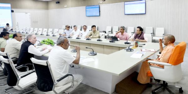 ग्राम पंचायताः केवल प्रशासनिकानि एककानि न , ग्रामीण विकासय आत्मा वर्तते - मुख्यमंत्री याेगी
