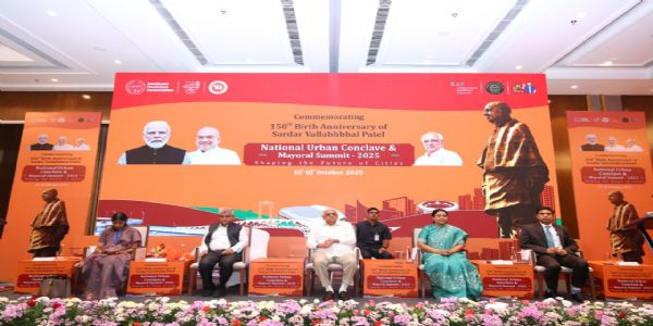 अहमदाबादे द्विदिवसीयं ‘नेशनल अर्बन कॉन्क्लेव’ अथ ‘मेयरल समिट’ इत्येषां मुख्यमंत्री अकरोत् शुभारंभम्