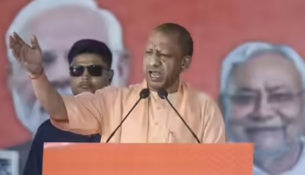 मुख्यमंत्री योगी आदित्यनाथ प्रचार के दौरान