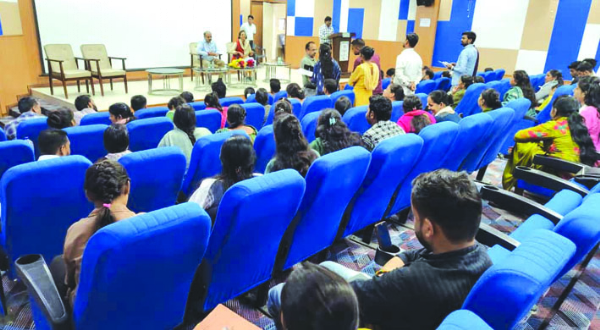 बैठक के दौरान