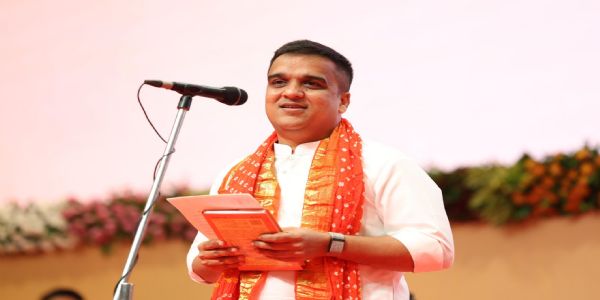 उपमुख्यमंत्री हर्षस्य आवाहनेन शुभचिन्तकस्य प्रशंसनीया प्रयासः — आवश्यकजनानां नेत्रशल्यक्रियायै दानं प्रदत्तम्