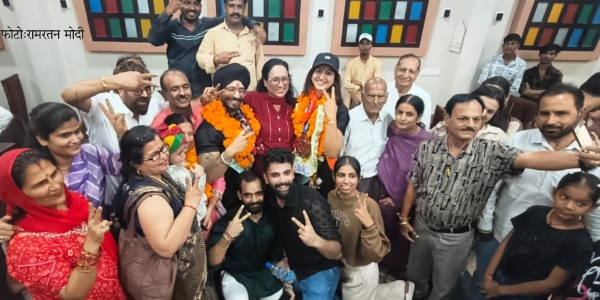 मलेशिया में मिस्टर-मिस यूनिवर्स बॉडी बिल्डिंग चैंपियनशिप पदक विजेता सोढ़ी दम्पति का भव्य स्वागत