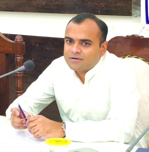 डीएम