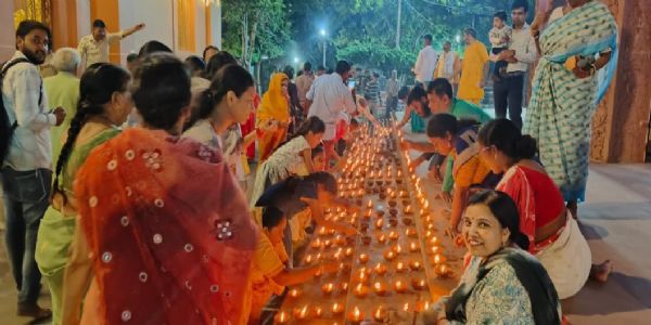 श्रीकृष्ण–जन्मस्थाने अभवत् भव्य–दीपदान–महोत्सवः