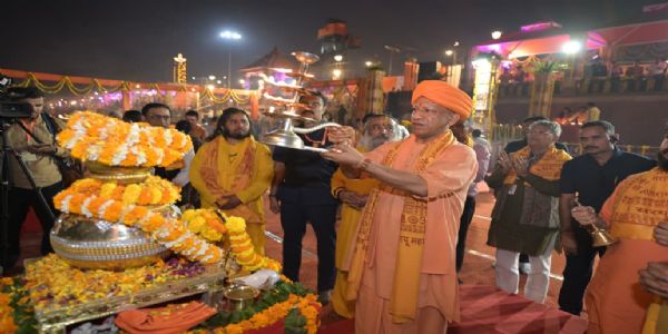 प्रभोर्धरायाम् अयाेध्यायां समेऽपि अकुर्वन् आध्यात्मिकवर्षायां