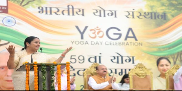 योगः अस्मभ्यं सकारात्मकऊर्जां ददाति - रेखागुप्ता