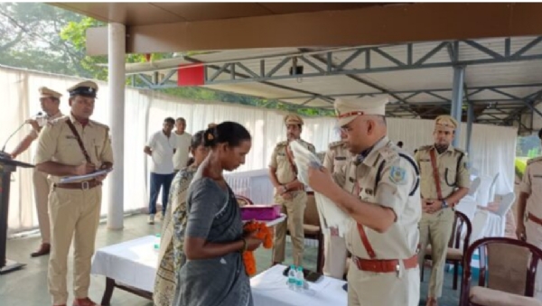 चाईबासा पुलिस केंद्र में श्रद्धा और सम्मान के साथ मनाया गया पुलिस स्मृति दिवस