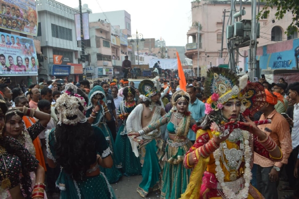 गोवर्धन पूजनोत्सव  निकली विशाल शोभायात्रा में शामिल प्रदेश कांग्रेस अध्यक्ष