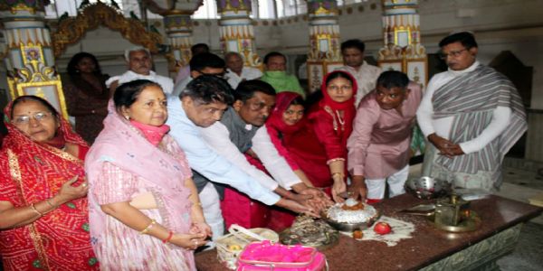 श्रद्धा तथा भक्तिभावेन भगवतः महावीरस्य कल्याणकदिवसः आयोज्य मन्यते