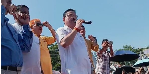अस्माकं जुबीनः, प्राणजुबीनः” इति नाम्ना यात्रा नलबाडीनगरमध्ये आयोजिताऽभवत्