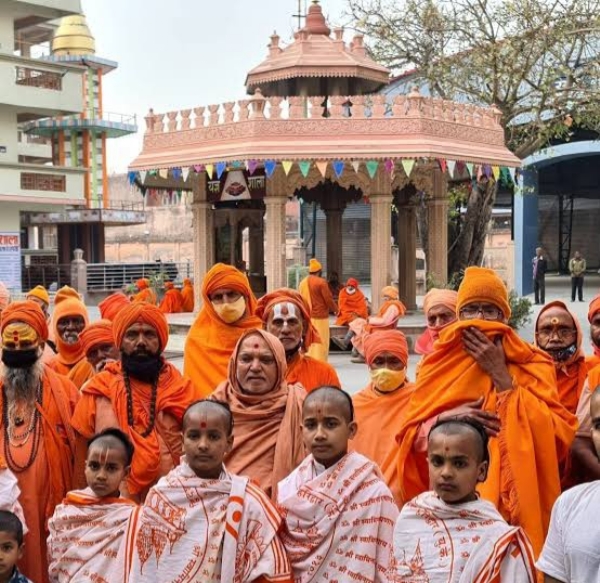 स्वामीनारायण आश्रम में नव वर्ष स्वामीनारायण आश्रम में नव वर्ष