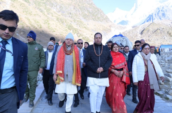 केदारनाथ में मुख्यमंत्री पुष्कर सिंह धामी।