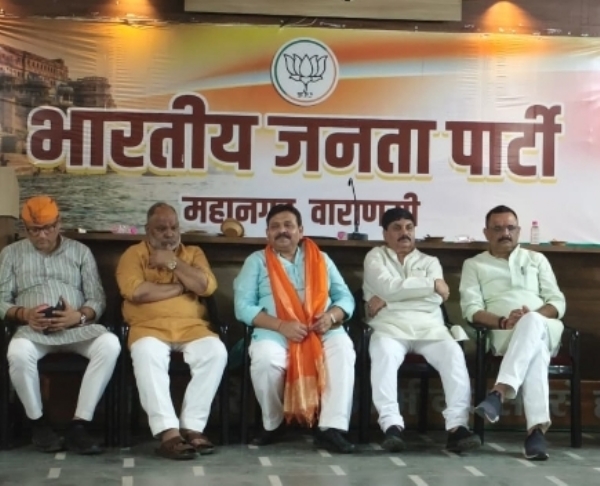 दीपावली मिलन समारोह में जुटे भाजपा पदाधिकारी दीपावली मिलन समारोह में जुटे भाजपा पदाधिकारी