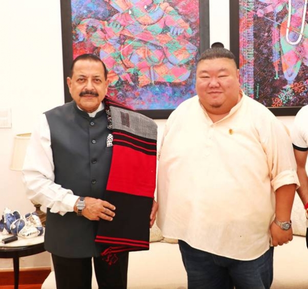 नागालैंड के मंत्री तेमजेन इमना अलोंग ने की केंद्रीय मंत्री डॉ. जितेन्द्र सिंह से मुलाकात नागालैंड के मंत्री तेमजेन इमना अलोंग ने की केंद्रीय मंत्री डॉ. जितेन्द्र सिंह से मुलाकात