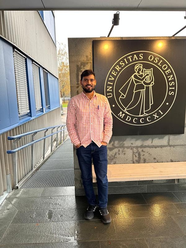 डॉ. योगेश कुमार यादव डॉ. योगेश कुमार यादव