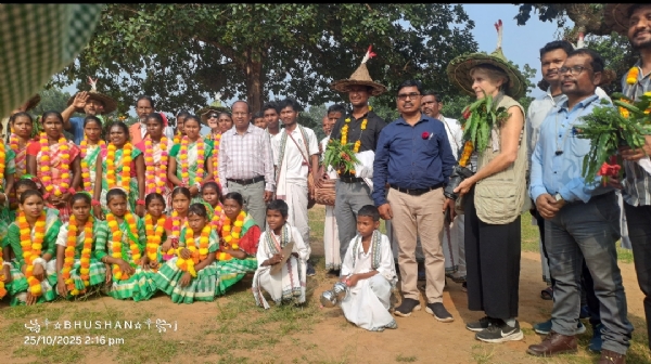 देवधर स्थित हो जनजातीय संग्रहालय का फ्रांसीसी पर्यटकों ने किया अवलोकन