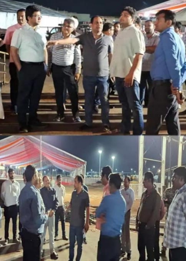 कलेक्टर डॉ. गौरव सिंह राज्योत्सव स्थल का  निरीक्षण कर  अधिकारियाें काे निर्देश देते हुए कलेक्टर डॉ. गौरव सिंह राज्योत्सव स्थल का  निरीक्षण कर  अधिकारियाें काे निर्देश देते हुए