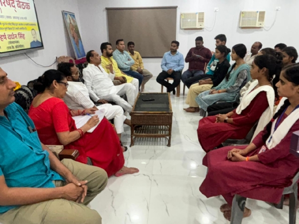 छात्र अपनी अंतर्मुखी प्रतिभा से राष्ट्र निर्माण में अपनी महती भूमिका निभाएं: हर्ष वर्धन सिंह छात्र अपनी अंतर्मुखी प्रतिभा से राष्ट्र निर्माण में अपनी महती भूमिका निभाएं: हर्ष वर्धन सिंह