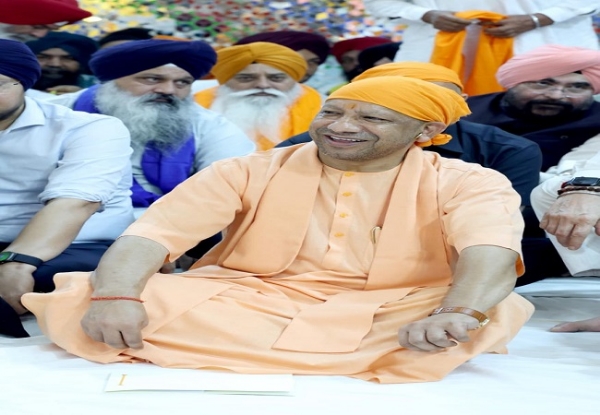 यहियागंज गुरुद्वारे में आयोजित कार्यक्रम में पहुंचे मुख्यमंत्री योगी यहियागंज गुरुद्वारे में आयोजित कार्यक्रम में पहुंचे मुख्यमंत्री योगी