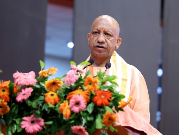 सभा को संबोधित करते मुख्यमंत्री योगी आदित्यनाथ सभा को संबोधित करते मुख्यमंत्री योगी आदित्यनाथ