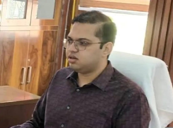 मुख्य विकाश अधिकार ध्रुव खड़िया फोटो मुख्य विकाश अधिकार ध्रुव खड़िया फोटो