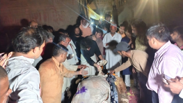 मणिकर्णिका घाट पर अंतिम संस्कार