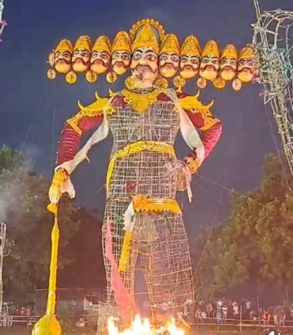 अधजला रावण