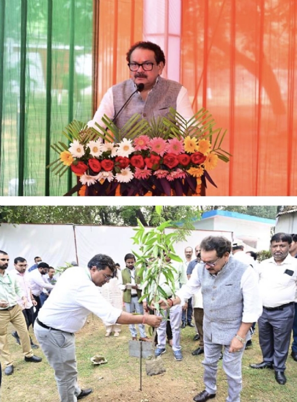 केंद्रीय मंत्री एस.पी. बघेल ने चलाया स्वच्छता और ‘एक पेड़ मां के नाम’ अभियान केंद्रीय मंत्री एस.पी. बघेल ने चलाया स्वच्छता और ‘एक पेड़ मां के नाम’ अभियान