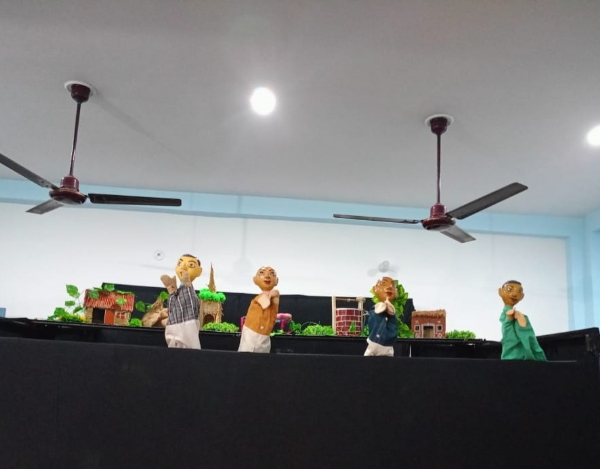 सरदार पटेल की जयंती की पूर्व संध्या पर कठपुतली नाटक सरदार पटेल की जयंती की पूर्व संध्या पर कठपुतली नाटक