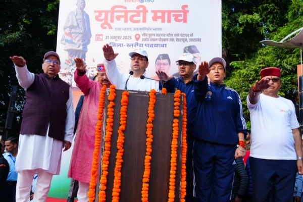 मुख्यमंत्री स्वदेशी अपनाने और नशा मुक्त उत्तराखंड की शपथ भी दिलाते।।