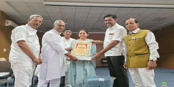 मन्दसौरः - सकल-जैन-समाजस्य प्रतिभा-सम्मान-समारोहम् सम्पन्नः