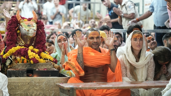 भारतीय क्रिकेटर  शिखर धवन ने श्री महाकालेश्वर के किए दर्शन