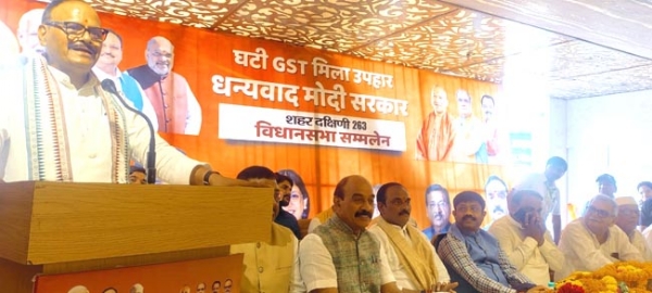 सम्बोधित करते डिप्टी सीएम ब्रजेश पाठक