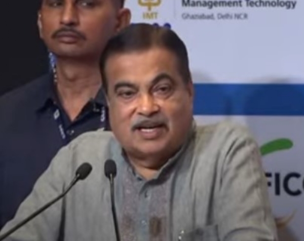 नई दिल्ली में आयोजित 20वें फिक्की उच्च शिक्षा शिखर सम्मेलन 2025 को संबोधित करते केंद्रीय सड़क परिवहन एवं राजमार्ग मंत्री नितिन गडकरी