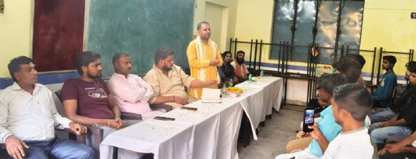 अंतरराष्ट्रीय हिन्दू परिषद व राष्ट्रीय बजरंग दल महानगर व जिला मुरादाबाद की सामूहिक बैठक को संबोधित करते क्षेत्र संगठन महामंत्री सुभाष जोशी।