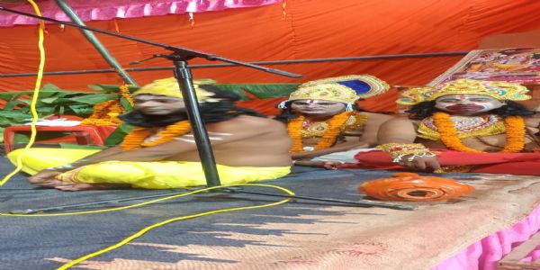 सीतामय्यायाः वनगमनं, लवकुश कांडस्य मंचनं दृष्ट्वा भावपूर्णाः भक्ताः