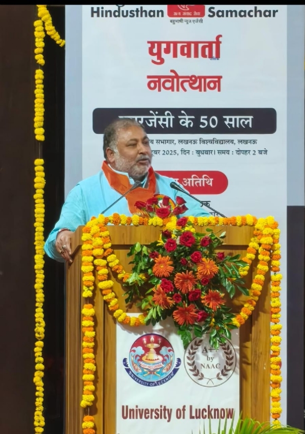संबोधित करते परिवहन मंत्री