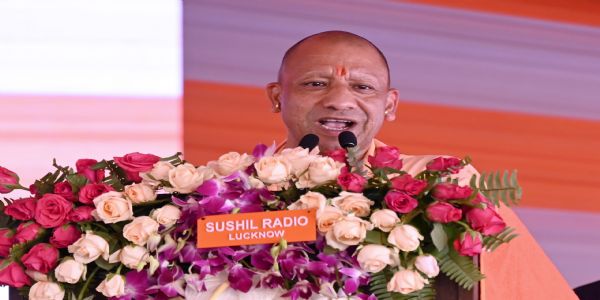 मुख्यमन्त्रिणा योगी आदित्यनाथेन जालौननगरे १८२४ कोट्याः योजनानां शिलान्यासः कृतः, पूर्वसर्वकारेषु प्रहारः अपि कृतः