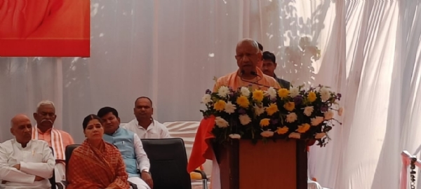 लोगों से बोले सीएम, हर समस्या का कराएंगे पारदर्शिता के साथ निस्तारण* लोगों से बोले सीएम, हर समस्या का कराएंगे पारदर्शिता के साथ निस्तारण*