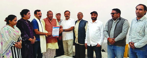 बैठक के दाैरान बैठक के दाैरान