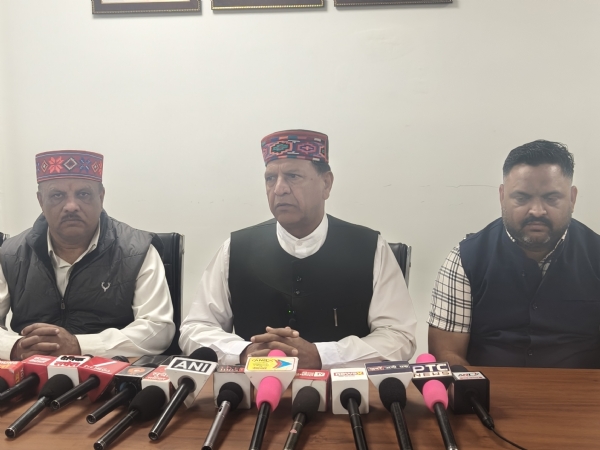 3 वर्षों के बाद भी असहाय प्रदेश सरकार ,व्यवस्था परिवर्तन नहीं व्यवस्था पतन : डॉ राजीव बिंदल 3 वर्षों के बाद भी असहाय प्रदेश सरकार ,व्यवस्था परिवर्तन नहीं व्यवस्था पतन : डॉ राजीव बिंदल