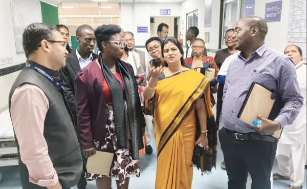 रवांडा अफ्रीका से आए प्रतिनिधियों ने भोपाल के कैलाशनाथ काटजू चिकित्सालय का किया भ्रमण रवांडा अफ्रीका से आए प्रतिनिधियों ने भोपाल के कैलाशनाथ काटजू चिकित्सालय का किया भ्रमण