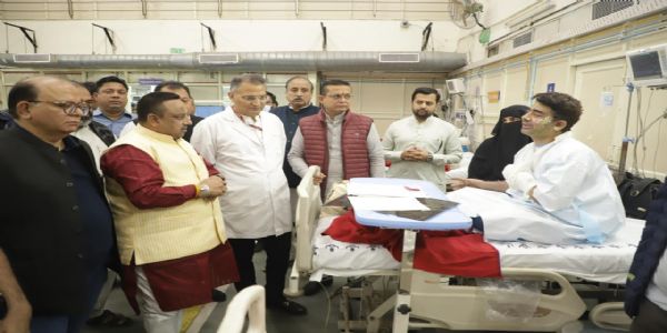 सांसदः प्रवीनखण्डेलवालः देहलीविस्फोटस्य पीडितेषु कृतं सौरभभारद्वाजस्य ट्वीट् लज्जास्पदम् इति अभ्यचष्ट।