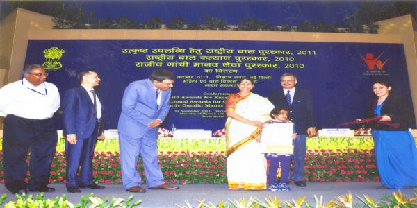 डिजिटलयुगे बालानां सृजनशक्ति नवान् आयमान् स्पृशति — नन्ही ब्लॉगर अक्षिता (पाखी) अद्भुतप्रेरणा