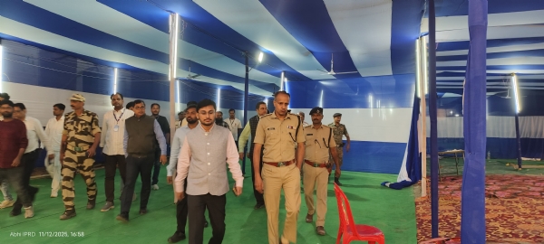 मतगणना स्थल पर डीएम एसएसपी मतगणना स्थल पर डीएम एसएसपी