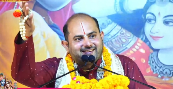 कथा कहते आचार्य आलोक शास्त्री कथा कहते आचार्य आलोक शास्त्री