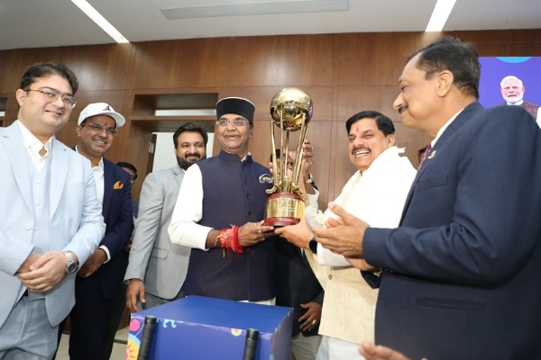 मुख्यमंत्री डॉ. यादव से मिले हॉकी इंडिया के अधिकारी मुख्यमंत्री डॉ. यादव से मिले हॉकी इंडिया के अधिकारी