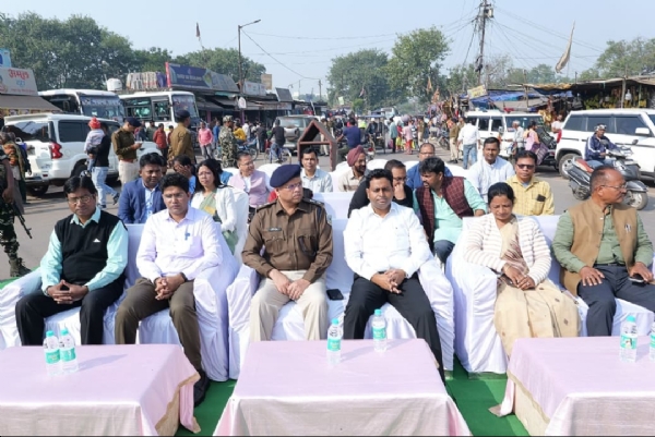धरती आबा” बिरसा मुंडा की 150वीं जयंती पर श्रद्धांजलि, राज्य स्थापना दिवस की 25वीं वर्षगांठ का भी हुआ समारोह* धरती आबा” बिरसा मुंडा की 150वीं जयंती पर श्रद्धांजलि, राज्य स्थापना दिवस की 25वीं वर्षगांठ का भी हुआ समारोह*